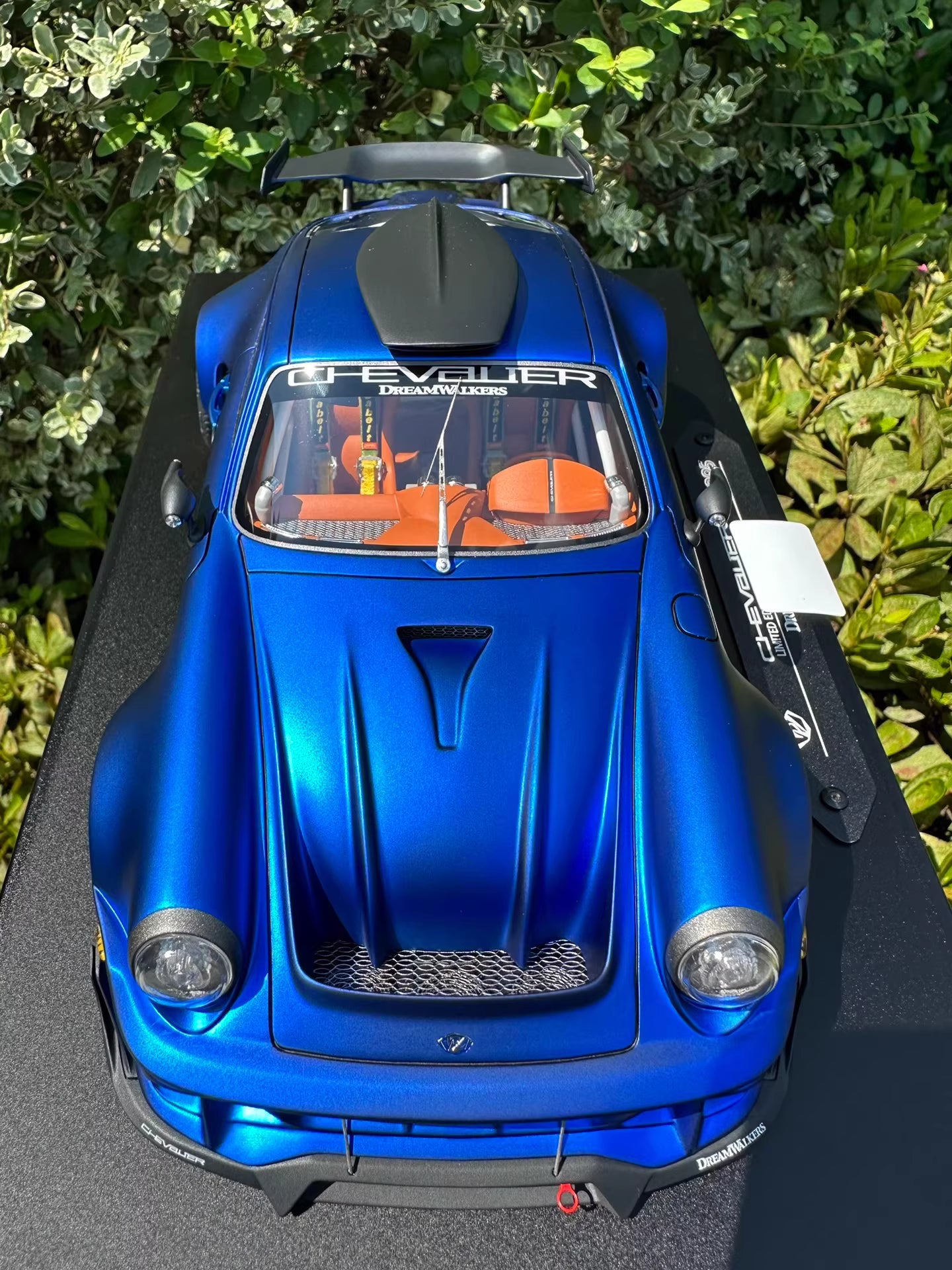 DreamWalkers 1/18 Porsche 911 “Chevalier D995” Blue Resin Model (Orange Interior)
