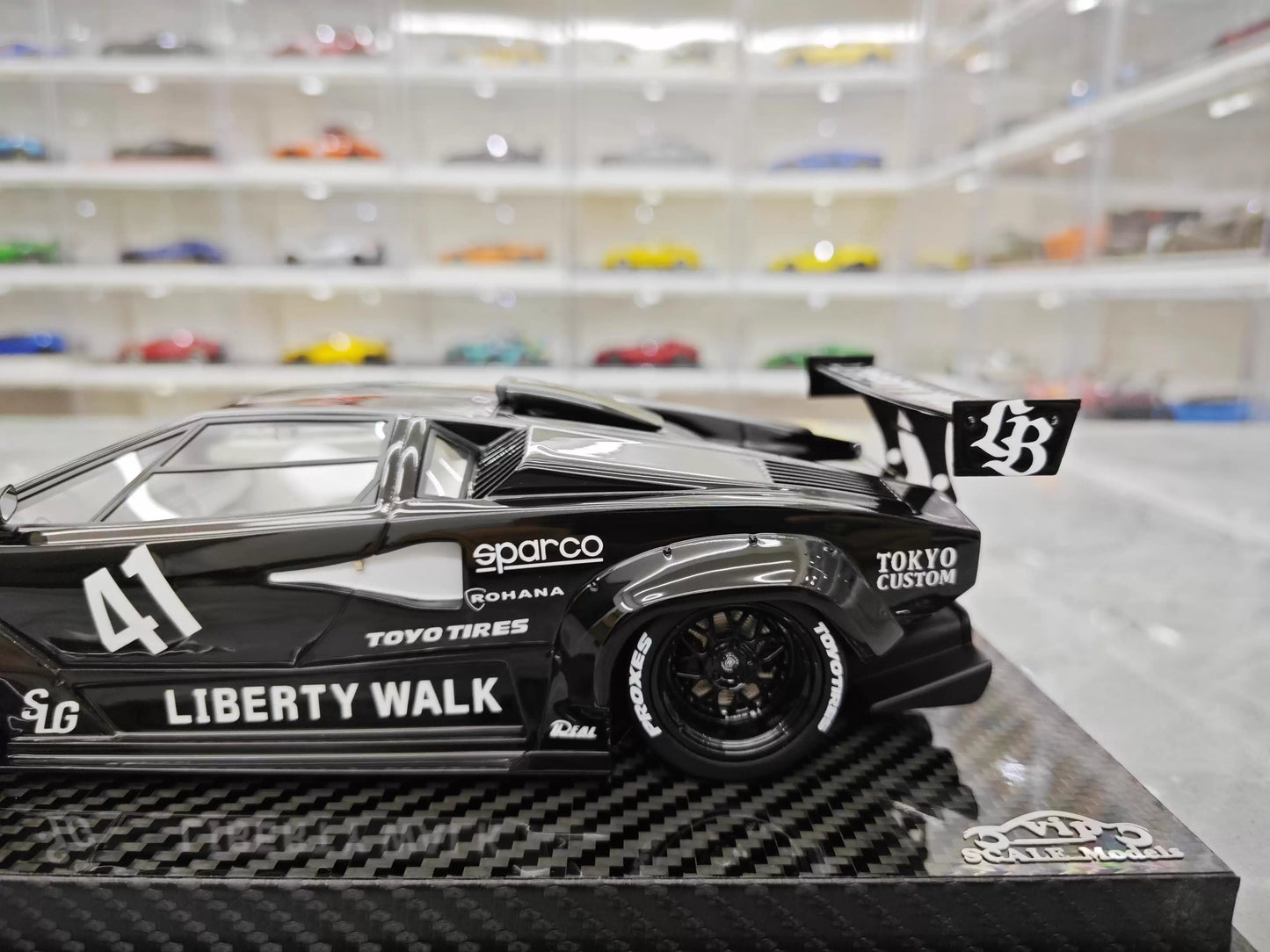 VIP 1/18 Lamborghini Countach LB Widebody Black Resin Model with Display Case