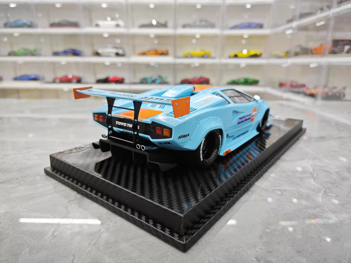 VIP 1/18 Lamborghini Countach LB Widebody Gulf Livery Resin Model with Display Case