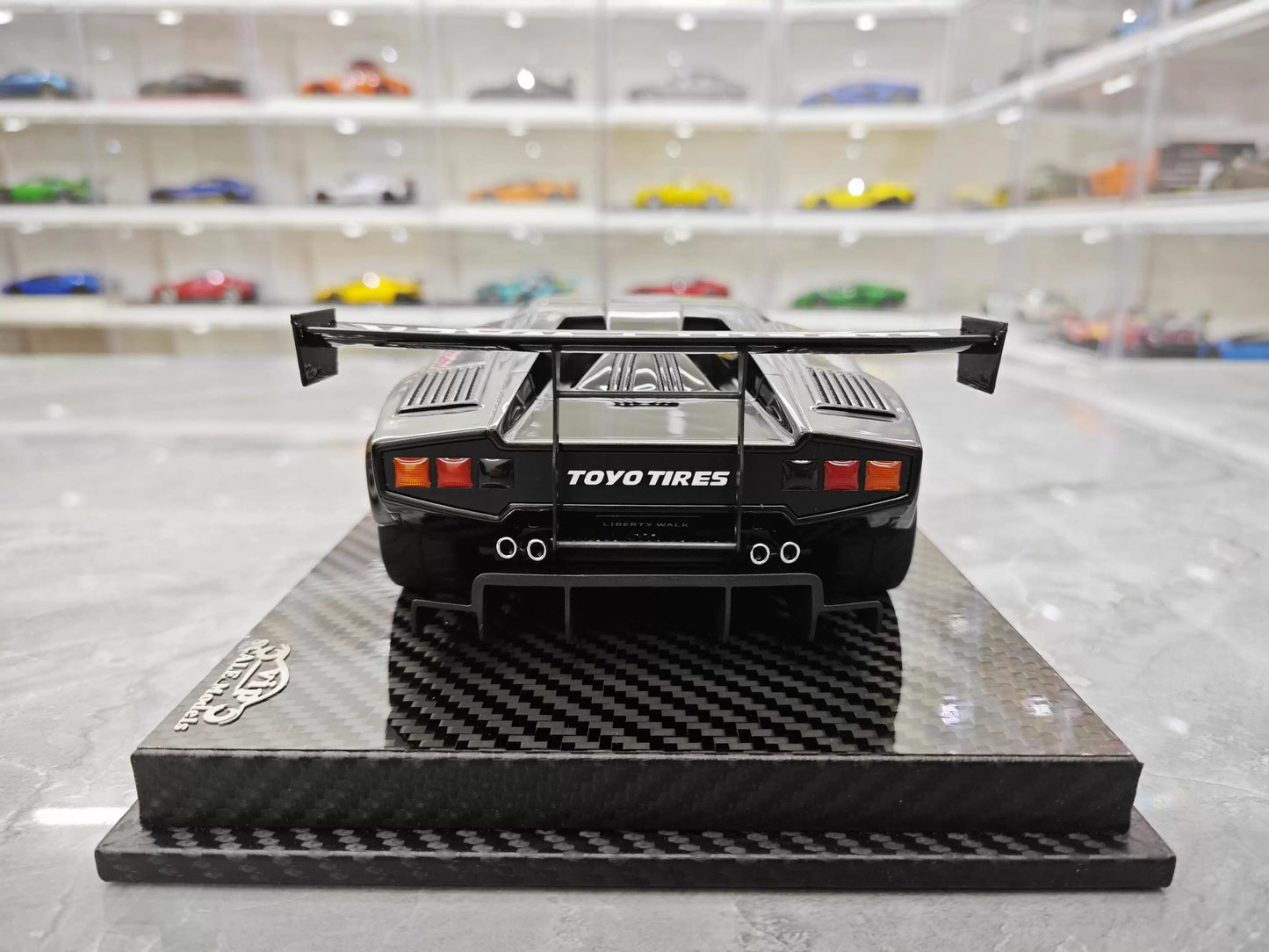 VIP 1/18 Lamborghini Countach LB Widebody Black Resin Model with Display Case
