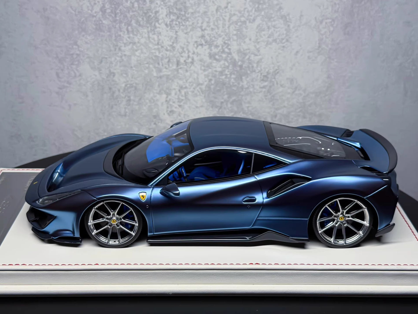 Davis & Giovanni 1/18 Ferrari 488 Pista Matte Ice Blue Resin Model Limited 20