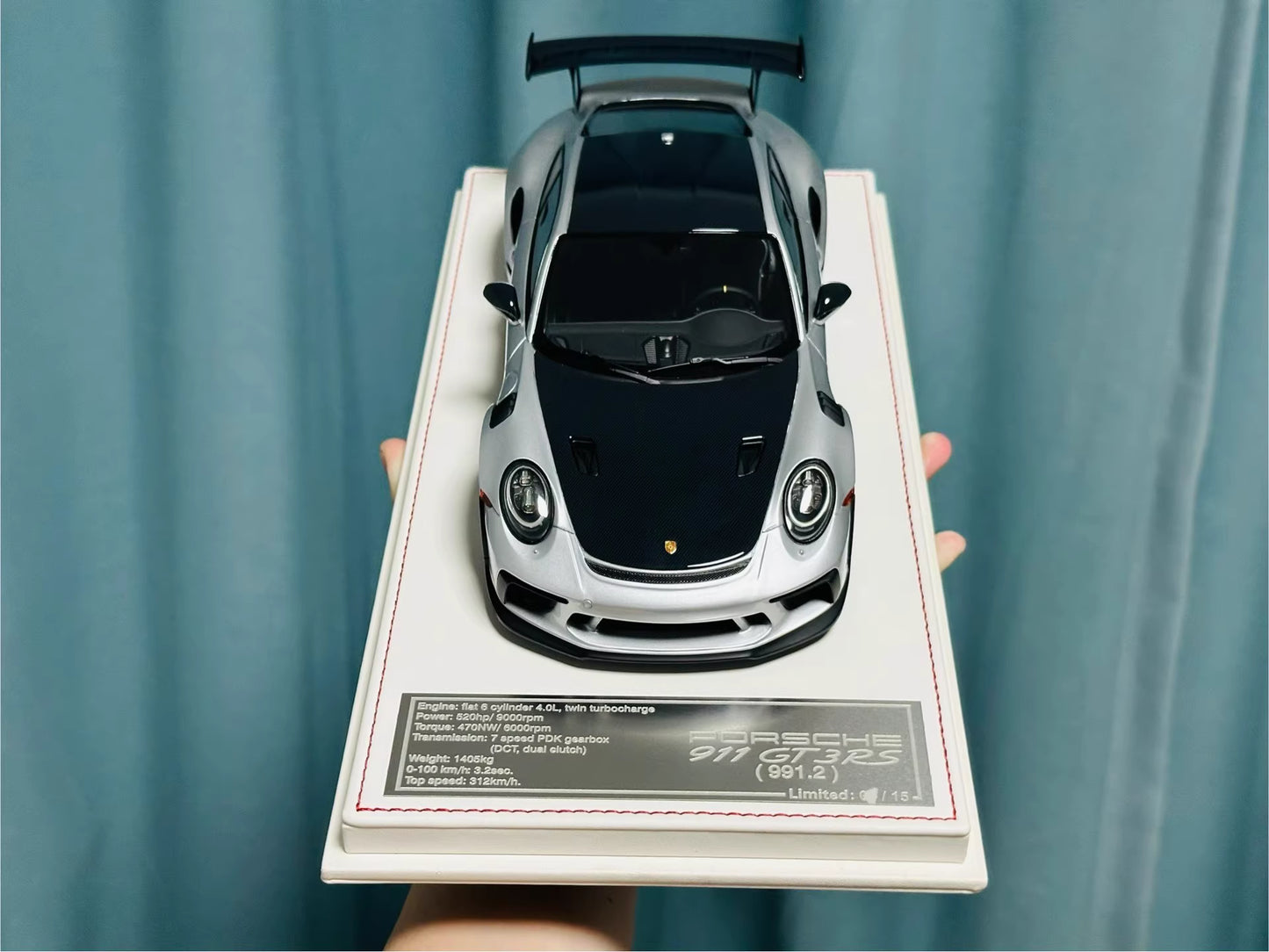 Davis & Giovanni 1/18 Porsche 911 GT3 RS 991.2 GT Silver Weissach Carbon Hood