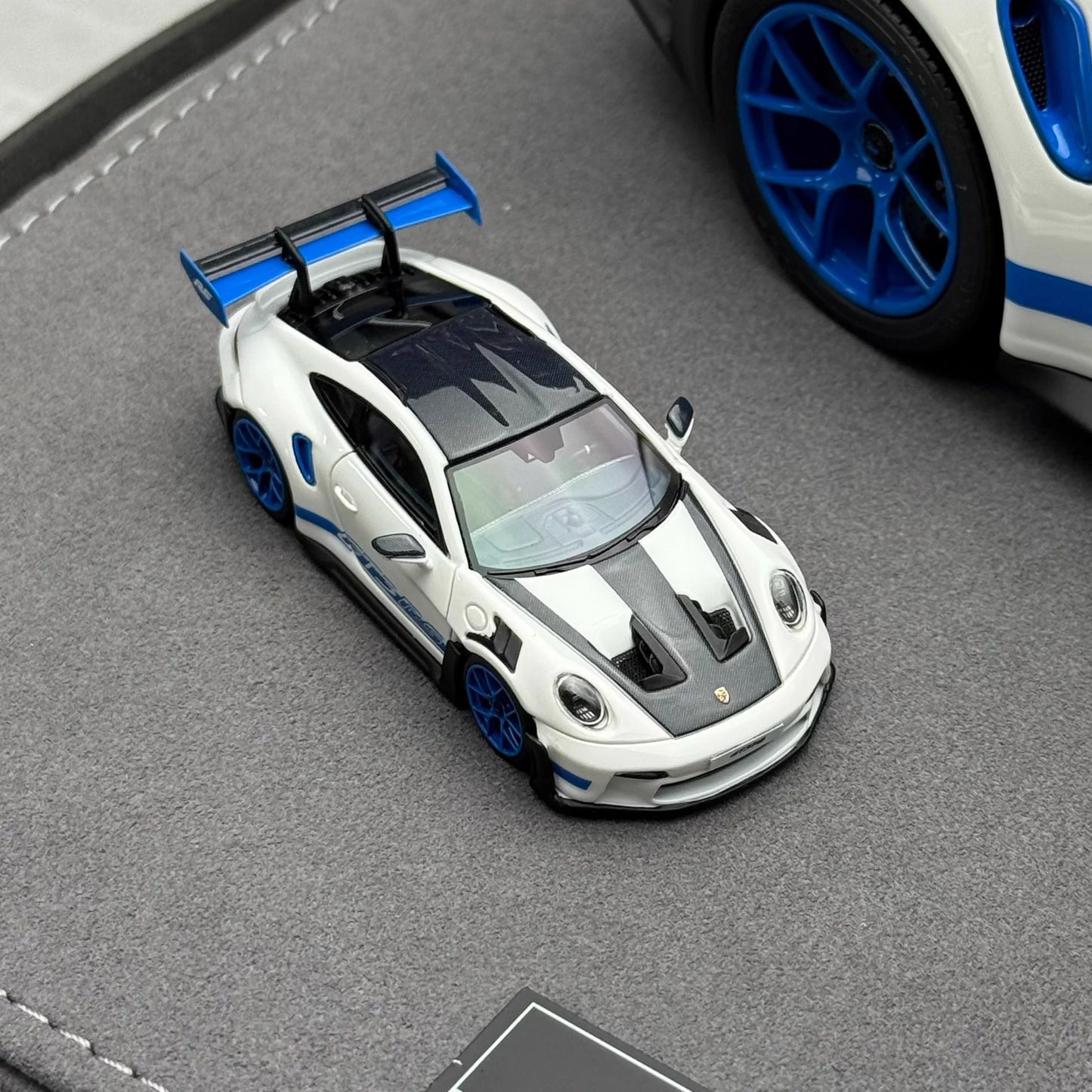 TP 1:18 + 1:64 Porsche 911 GT3 RS (992) Sonderwunsch Set · White/Carbon Grey/Blue