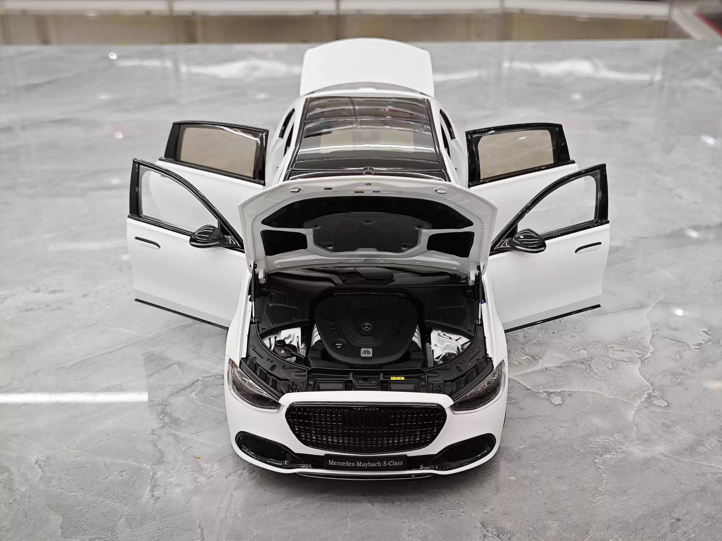 Almost Real 1/18 Mercedes-Maybach S680 Matte Pearl White Diecast Model
