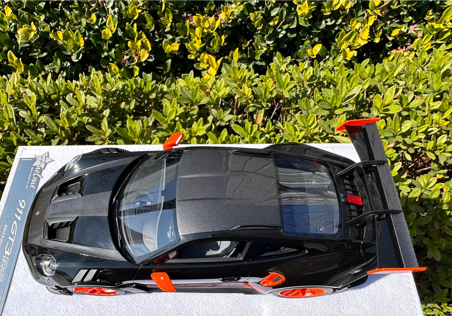 FuelMe 1/18 Porsche 911 (992) GT3 RS Weissach Black / Orange Resin Model