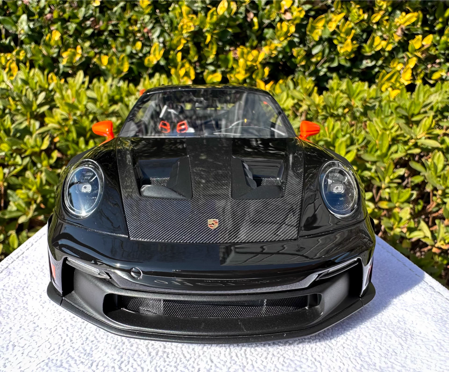 FuelMe 1/18 Porsche 911 (992) GT3 RS Weissach Black / Orange Resin Model