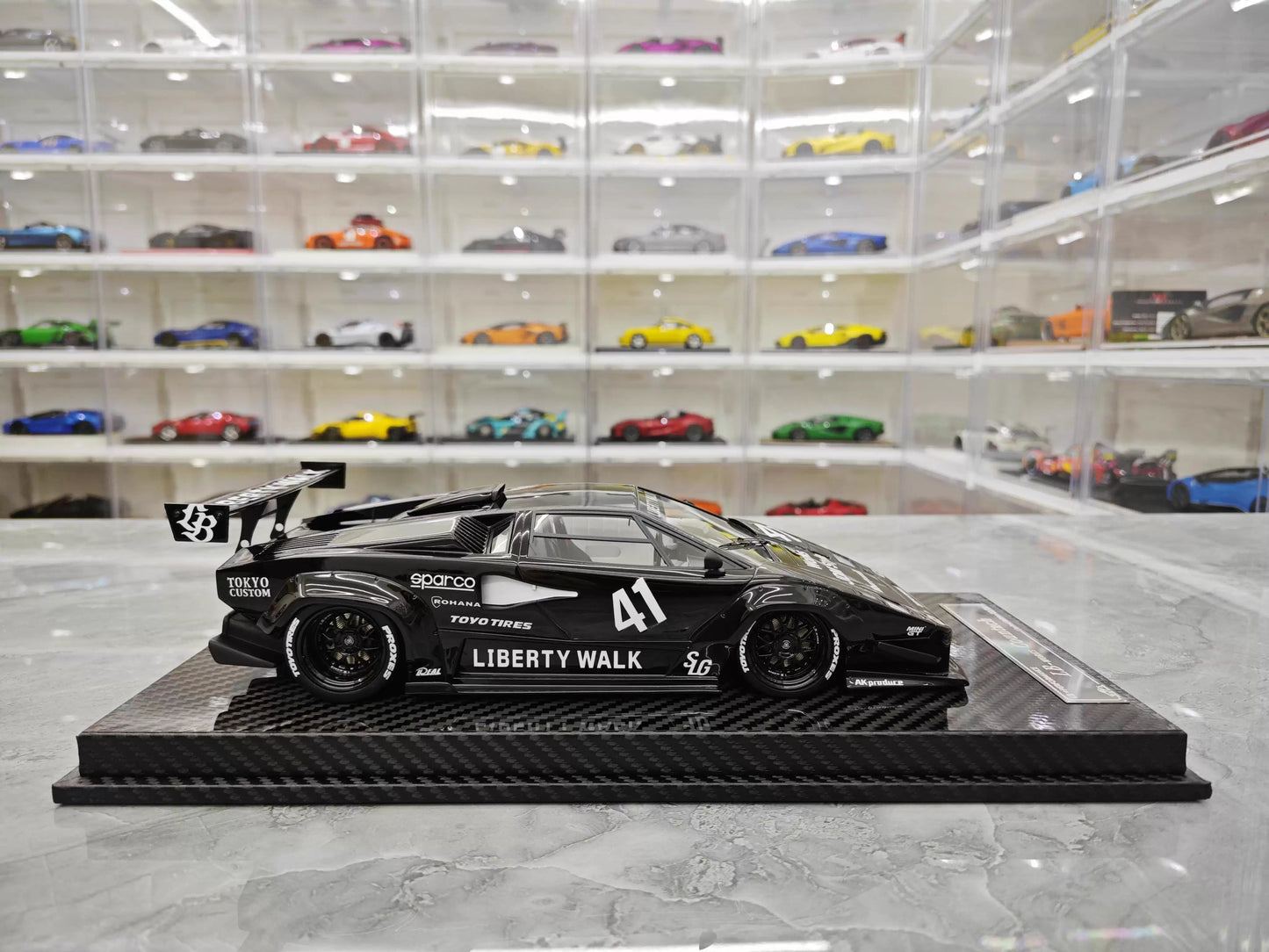 VIP 1/18 Lamborghini Countach LB Widebody Black Resin Model with Display Case