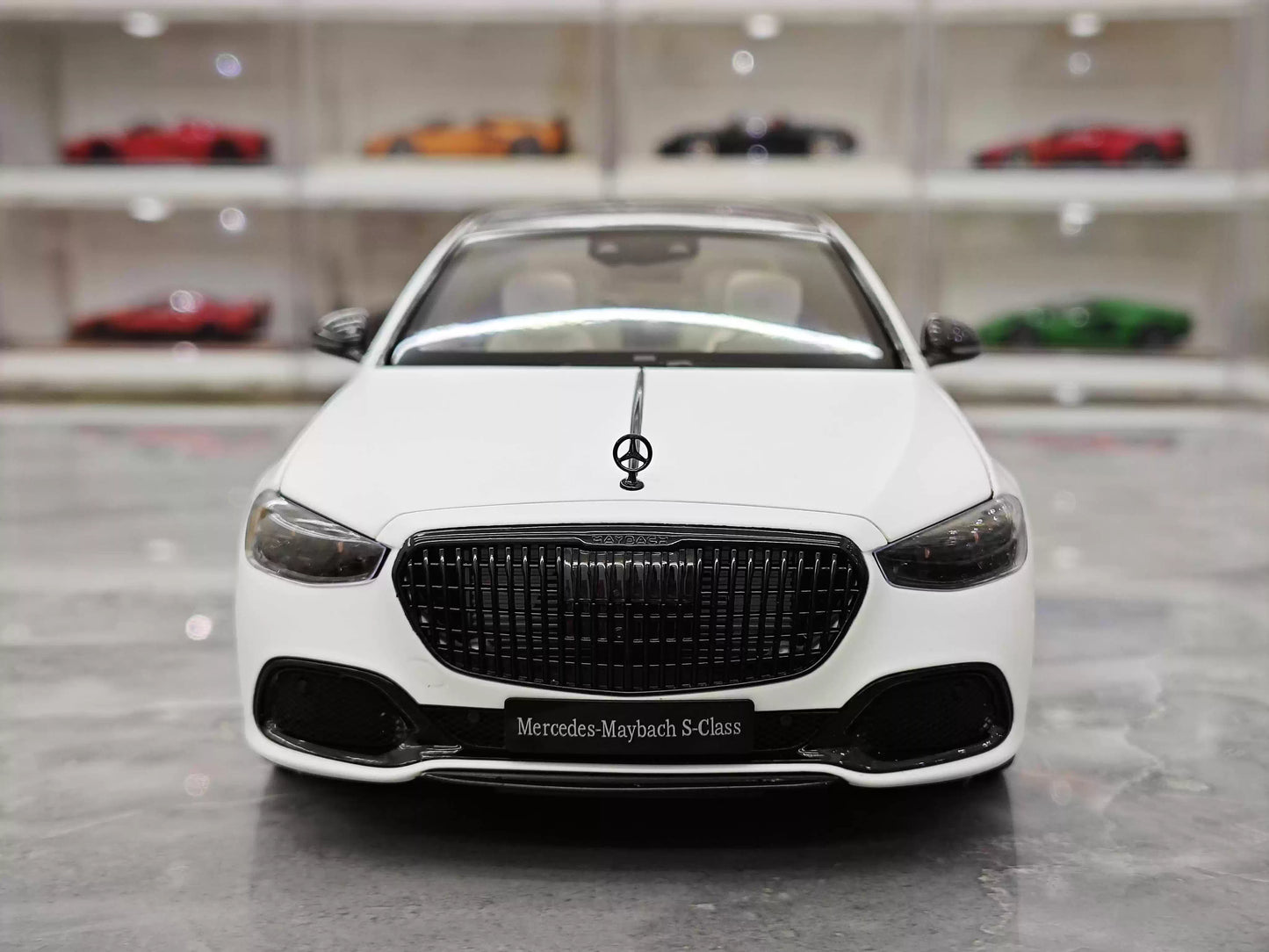 Almost Real 1/18 Mercedes-Maybach S680 Matte Pearl White Diecast Model