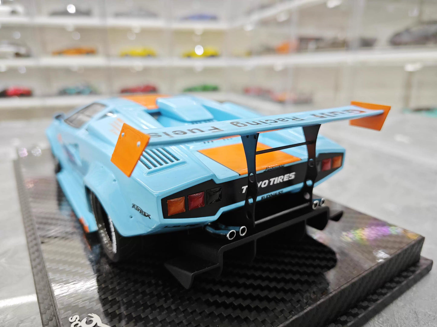 VIP 1/18 Lamborghini Countach LB Widebody Gulf Livery Resin Model with Display Case