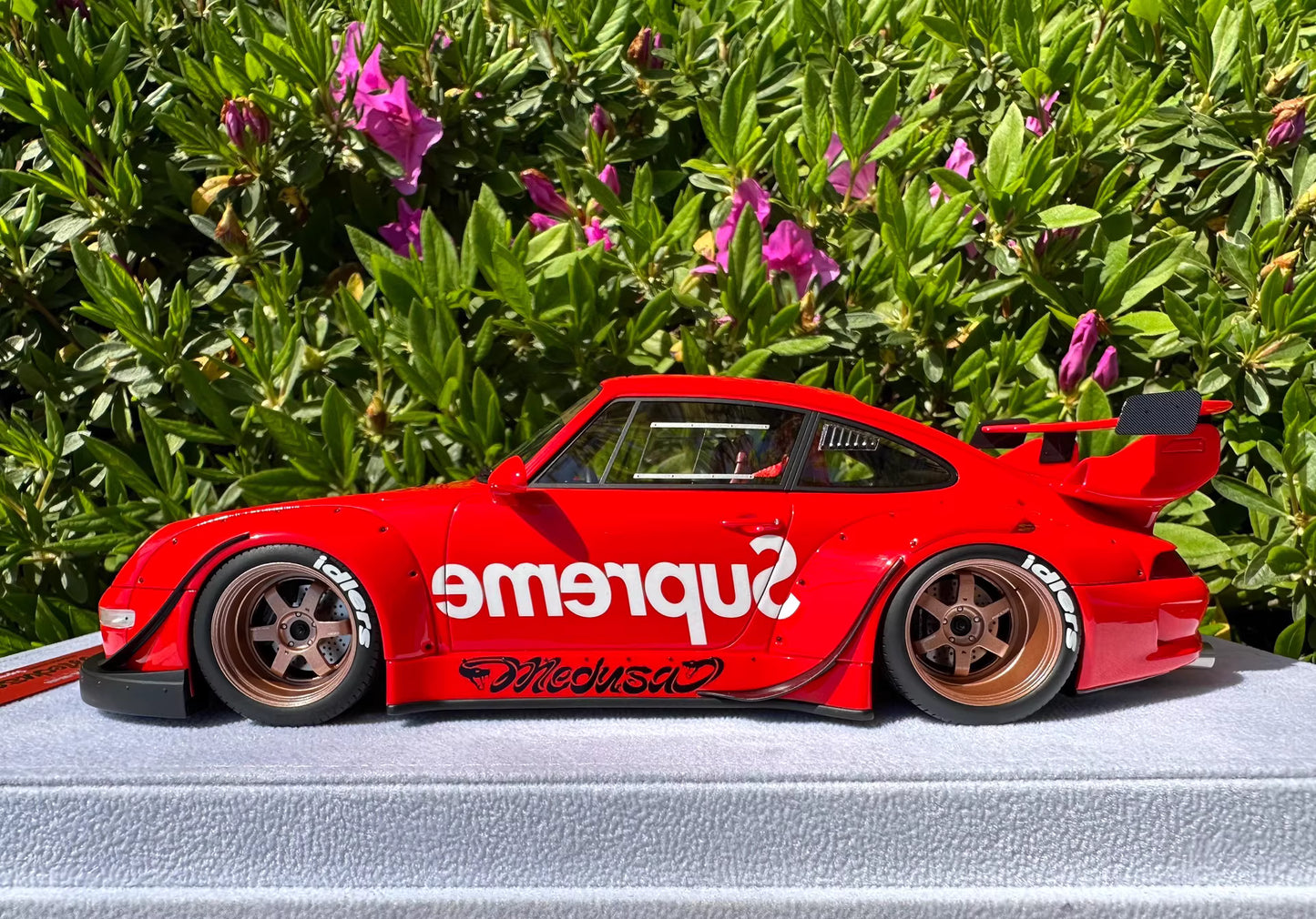 FuelMe 1/18 Porsche 911 (993) RWB “Medusa” Supreme – Red Resin Model