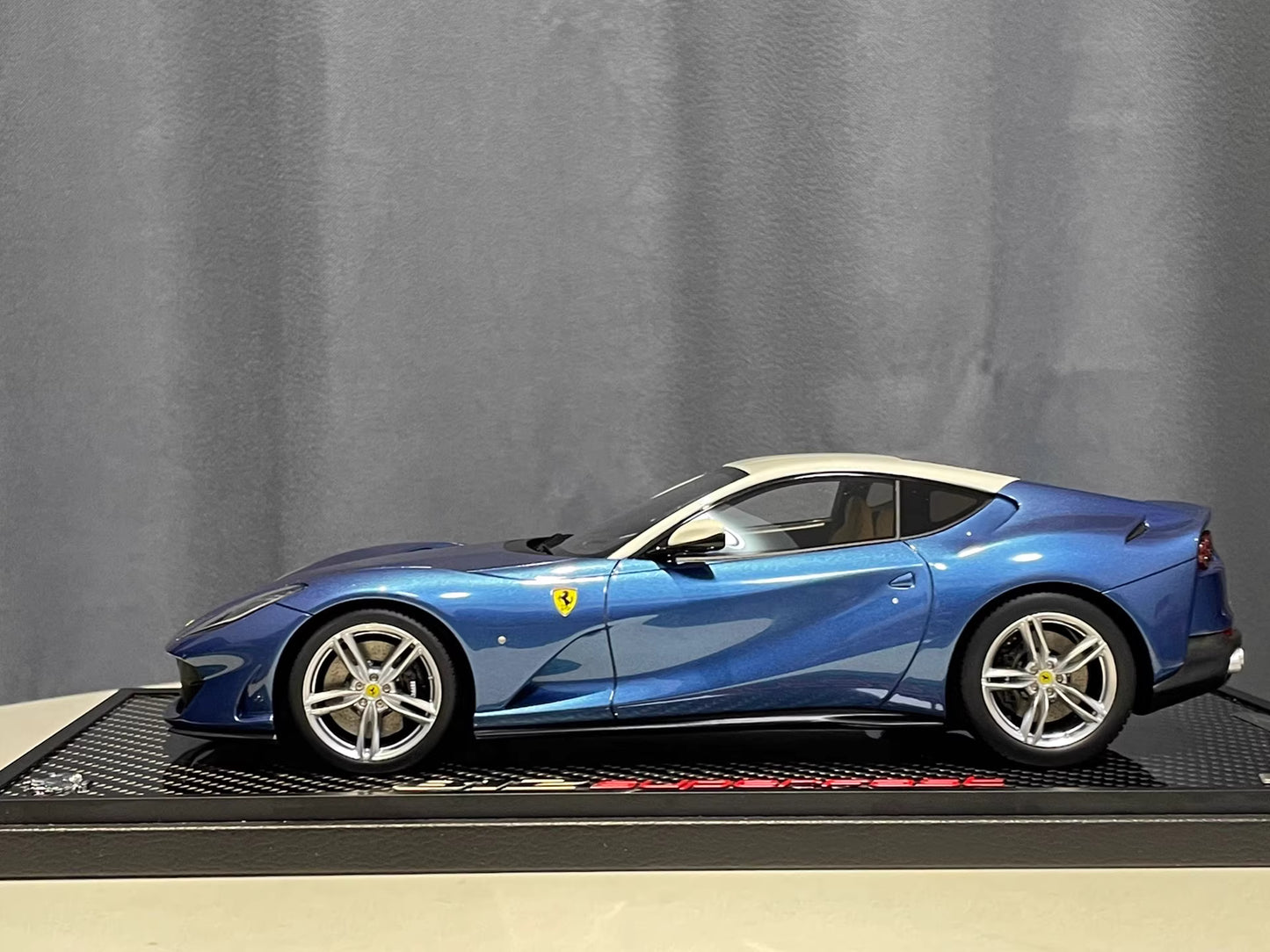 BBR 1/18 Ferrari 812 Superfast · Metallic Blue with White Roof