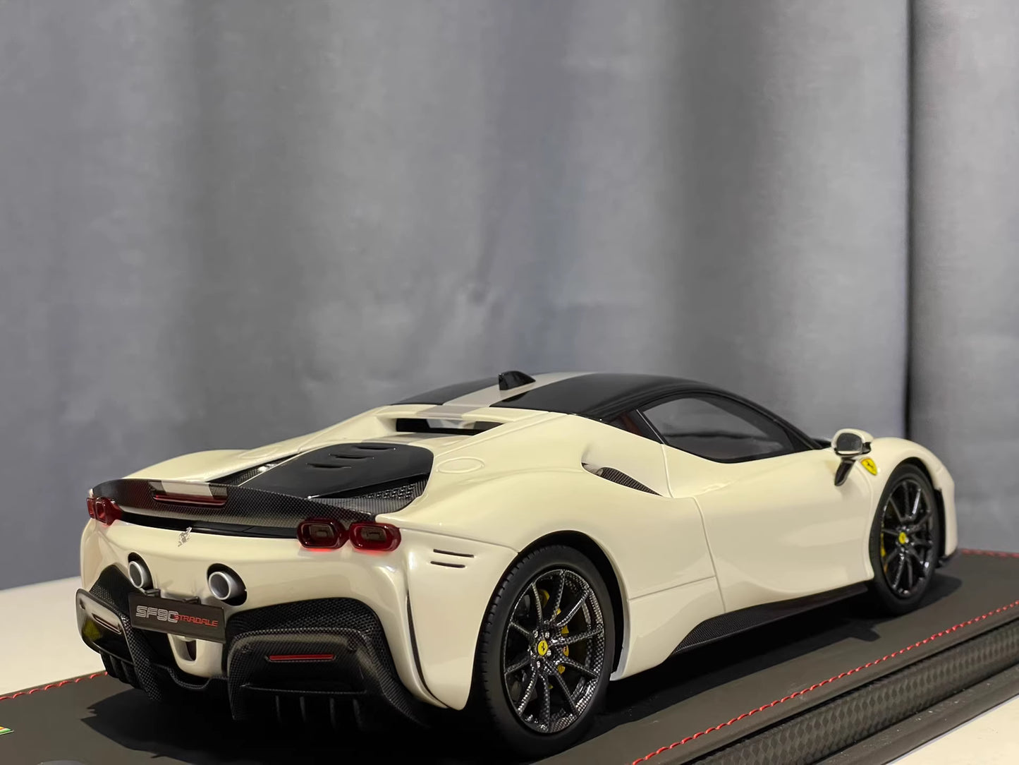BBR 1/18 Ferrari SF90 Stradale · Pearl White