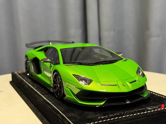 MR 1/18 Lamborghini Aventador SVJ · Verde Selvans