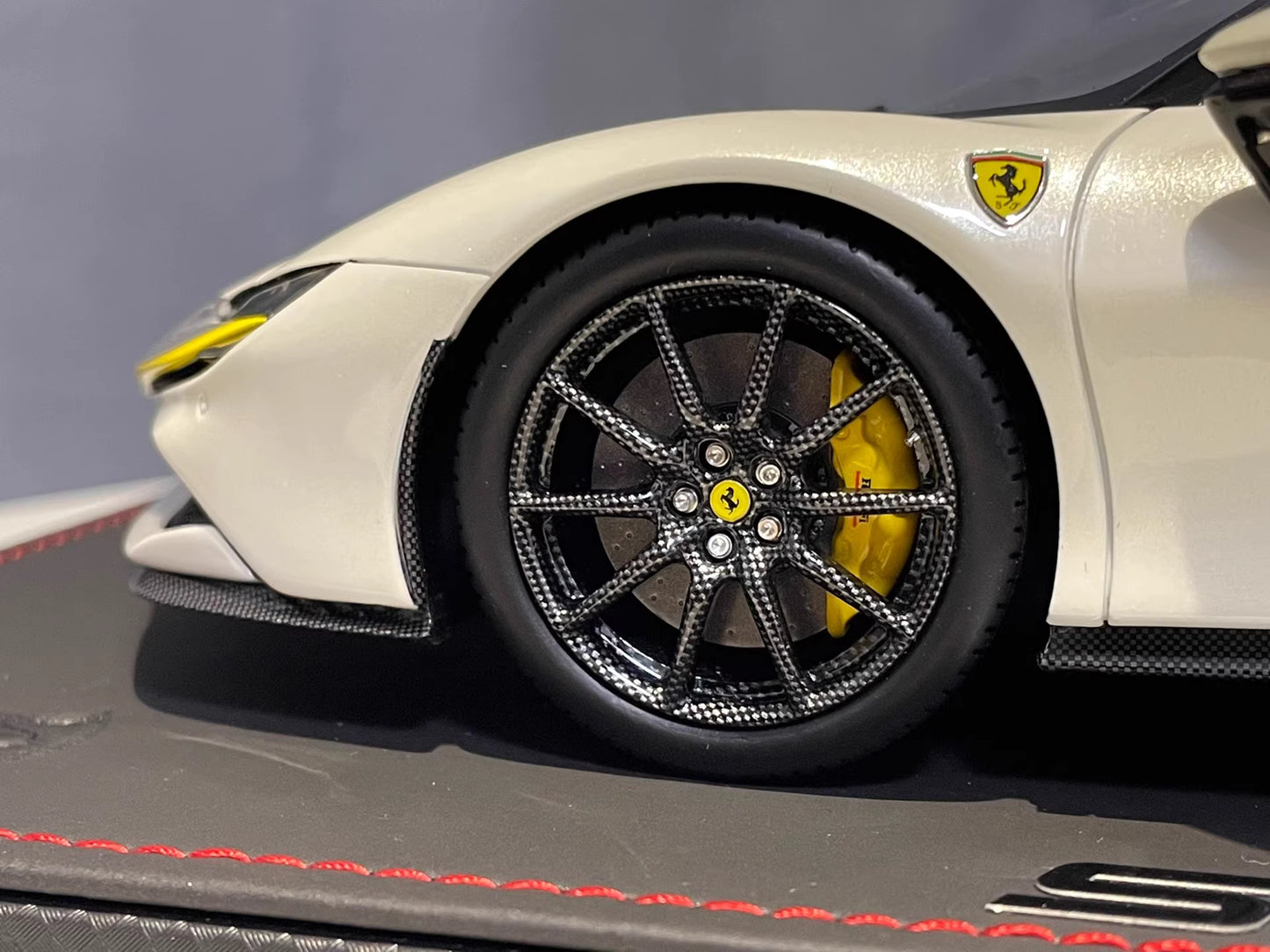 BBR 1/18 Ferrari SF90 Stradale · Pearl White