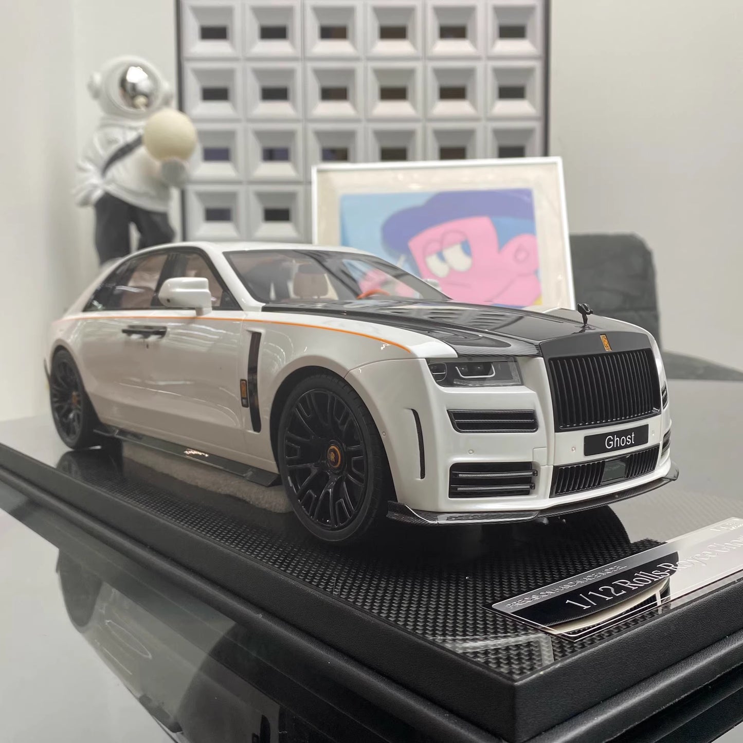 VMB 1/12 Rolls-Royce Ghost White with Carbon Roof – Luxury Resin Model Car | Air Shipping from China