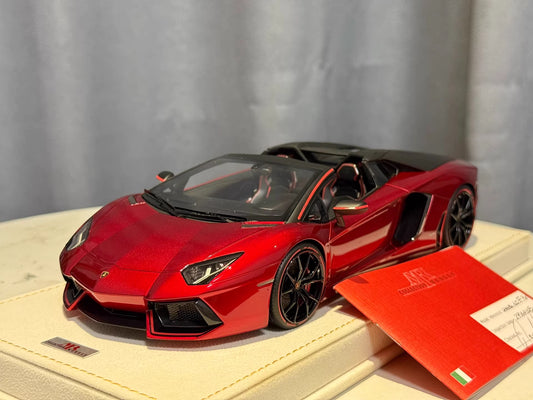 MR Collection Models 1/18 Lamborghini Aventador LP700-4 Roadster · Metallic Red