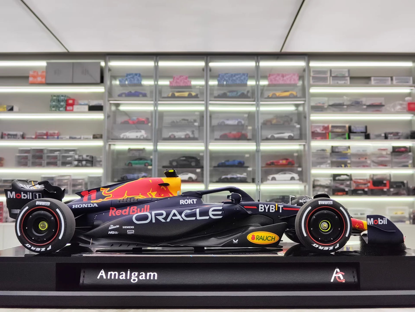 Amalgam 1/18 Red Bull Racing RB19 – 2023 Season Livery Model | Air Shipping from China