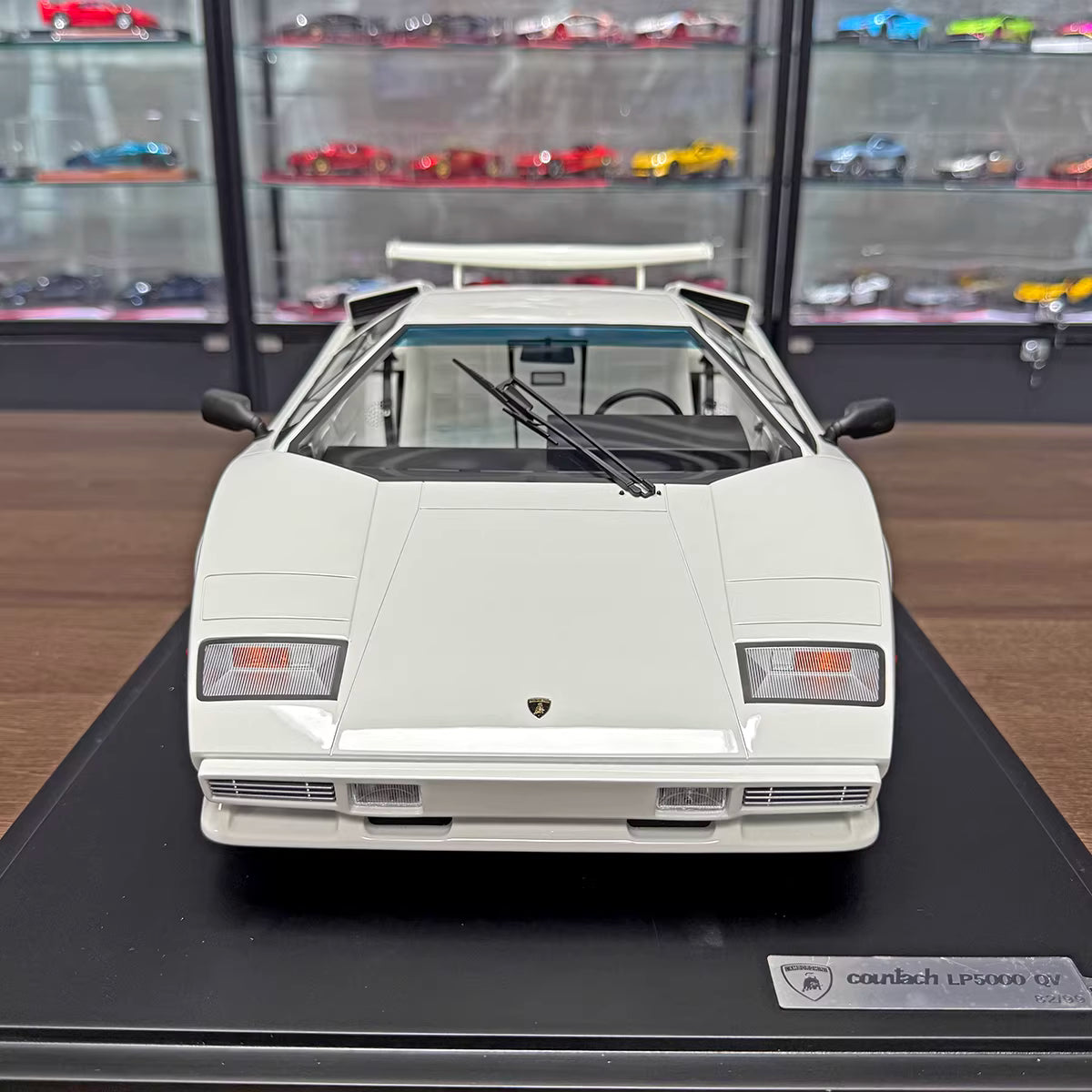 GT Spirit 1/8 Lamborghini Countach LP5000 QV Resin Model, Classic White, Limited Edition