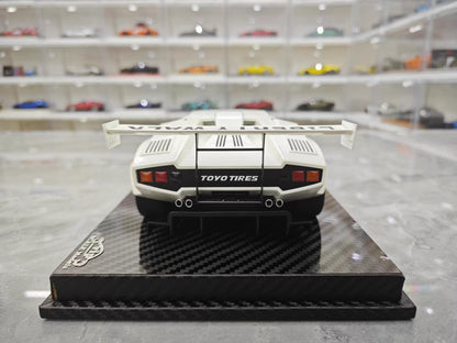 VIP 1/18 Lamborghini Countach LB Widebody White Resin Model with Display Case