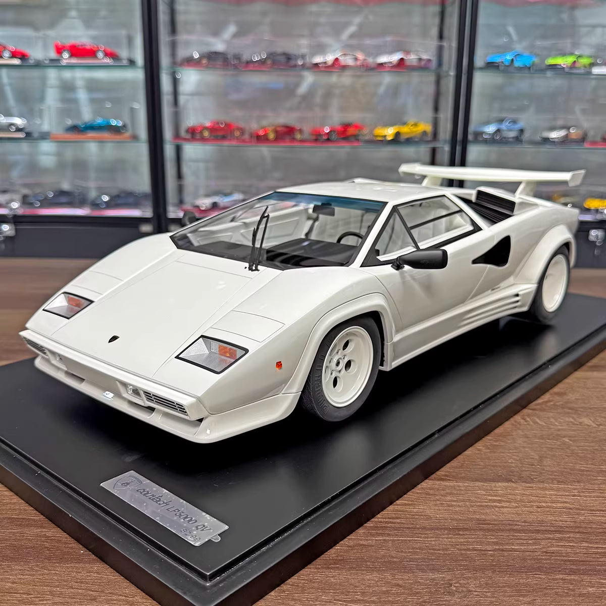 GT Spirit 1/8 Lamborghini Countach LP5000 QV Resin Model, Classic White, Limited Edition