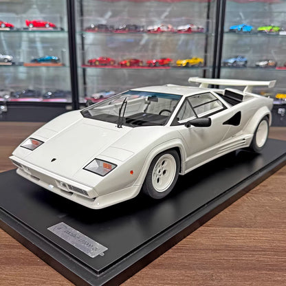 GT Spirit 1/8 Lamborghini Countach LP5000 QV Resin Model, Classic White, Limited Edition