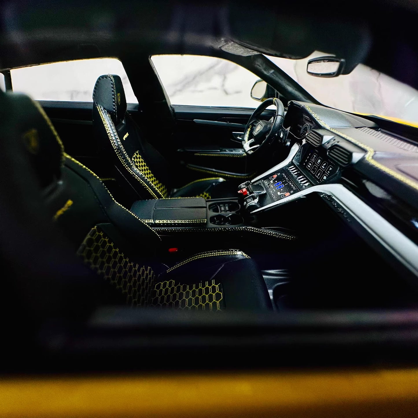MR Collection 1/18 Lamborghini Urus S Yellow Sunroof One-Off Resin Model 01/01