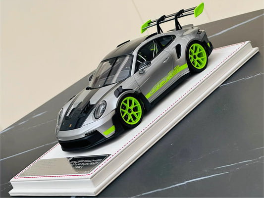 Davis & Giovanni 1/18 Porsche 911 GT3 RS 992.1 GT Silver Acid Green Wheels
