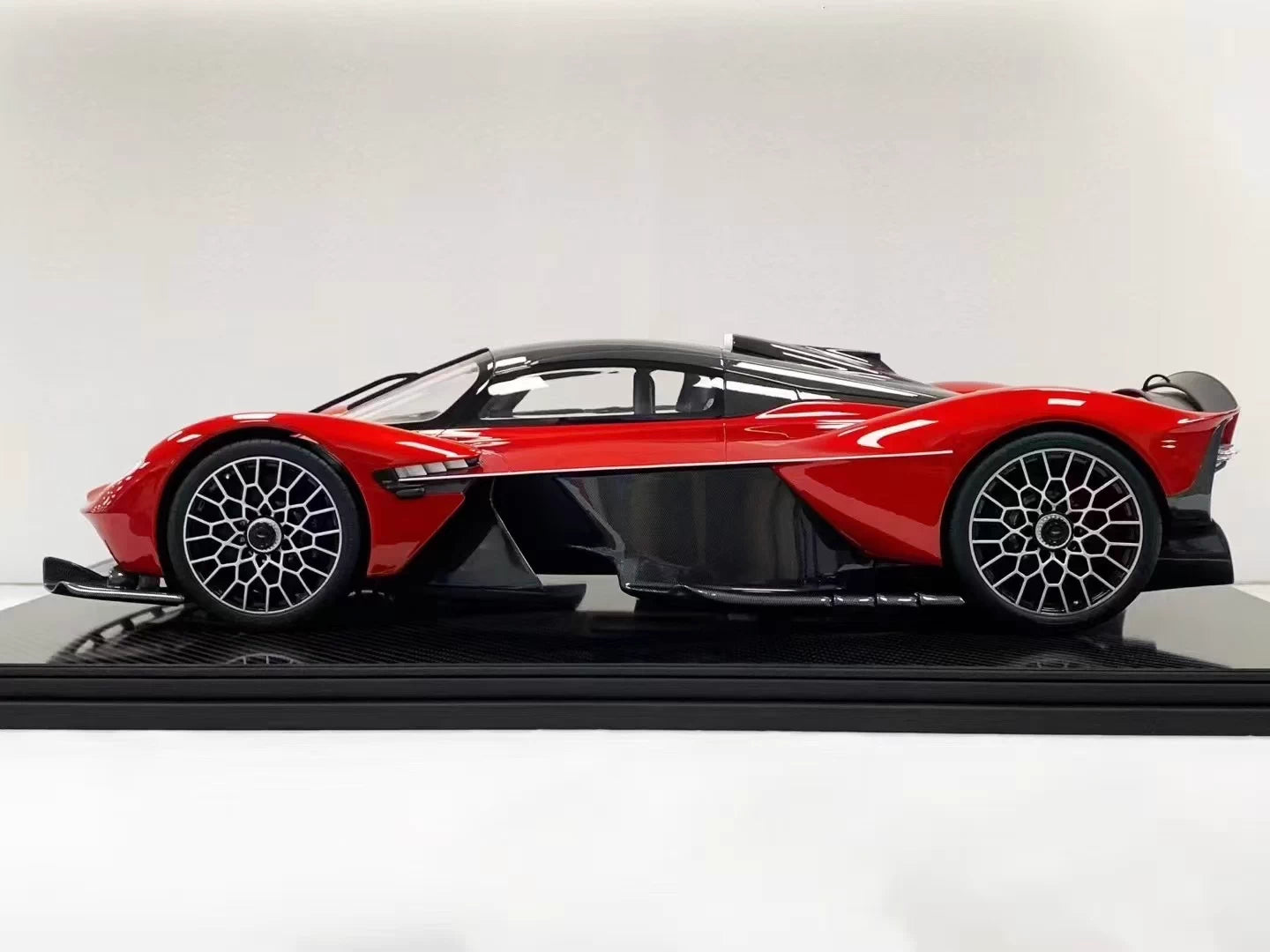 Frontiart 1/8 Aston Martin Valkyrie – Candy Red Limited Edition Model | Air Shipping from China