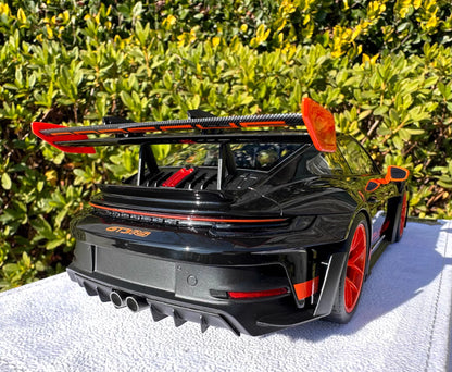 FuelMe 1/18 Porsche 911 (992) GT3 RS Weissach Black / Orange Resin Model
