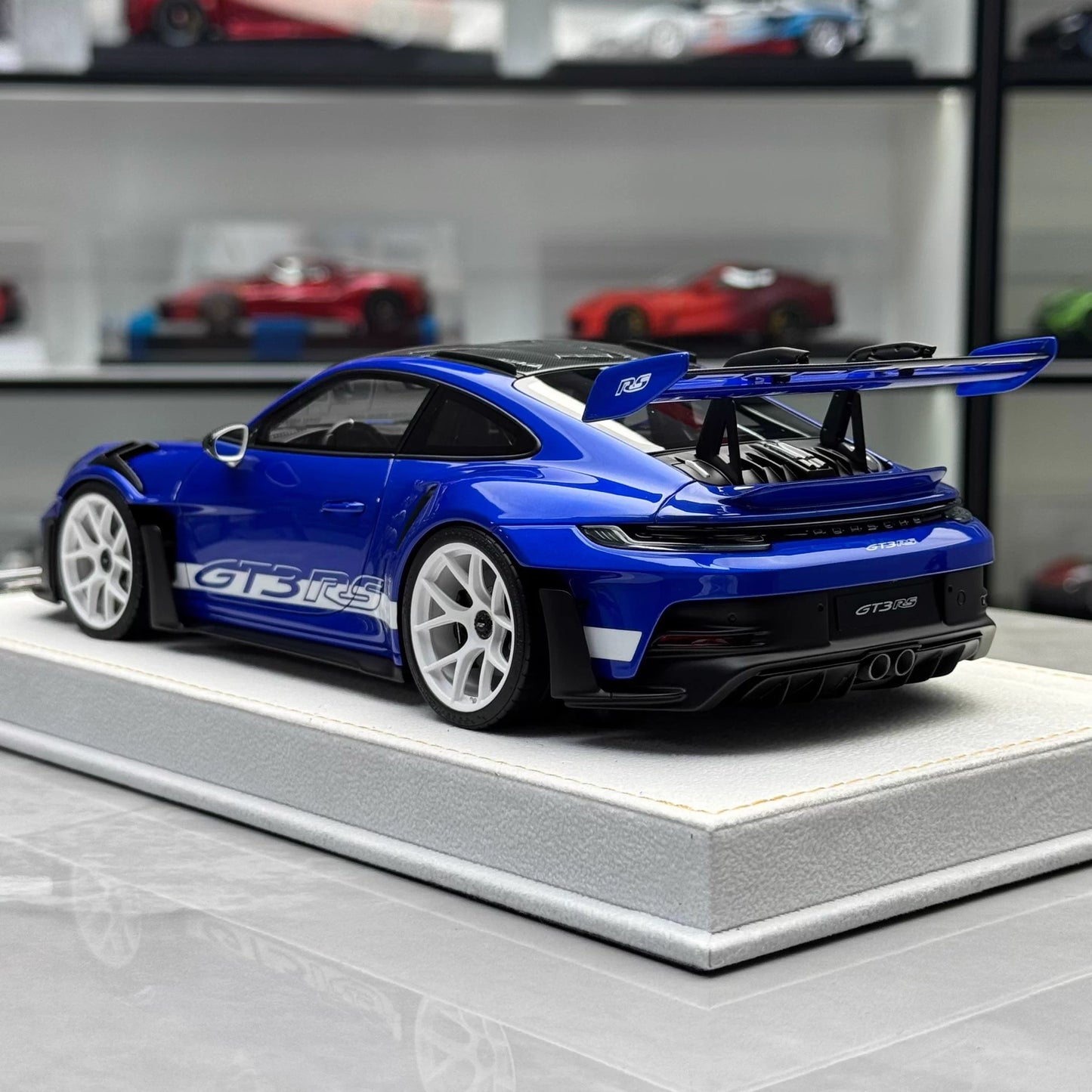 HH 1:18 Porsche 911 GT3 RS (992.1) Limited Resin Model · Blue/Black Hood · White Wheels