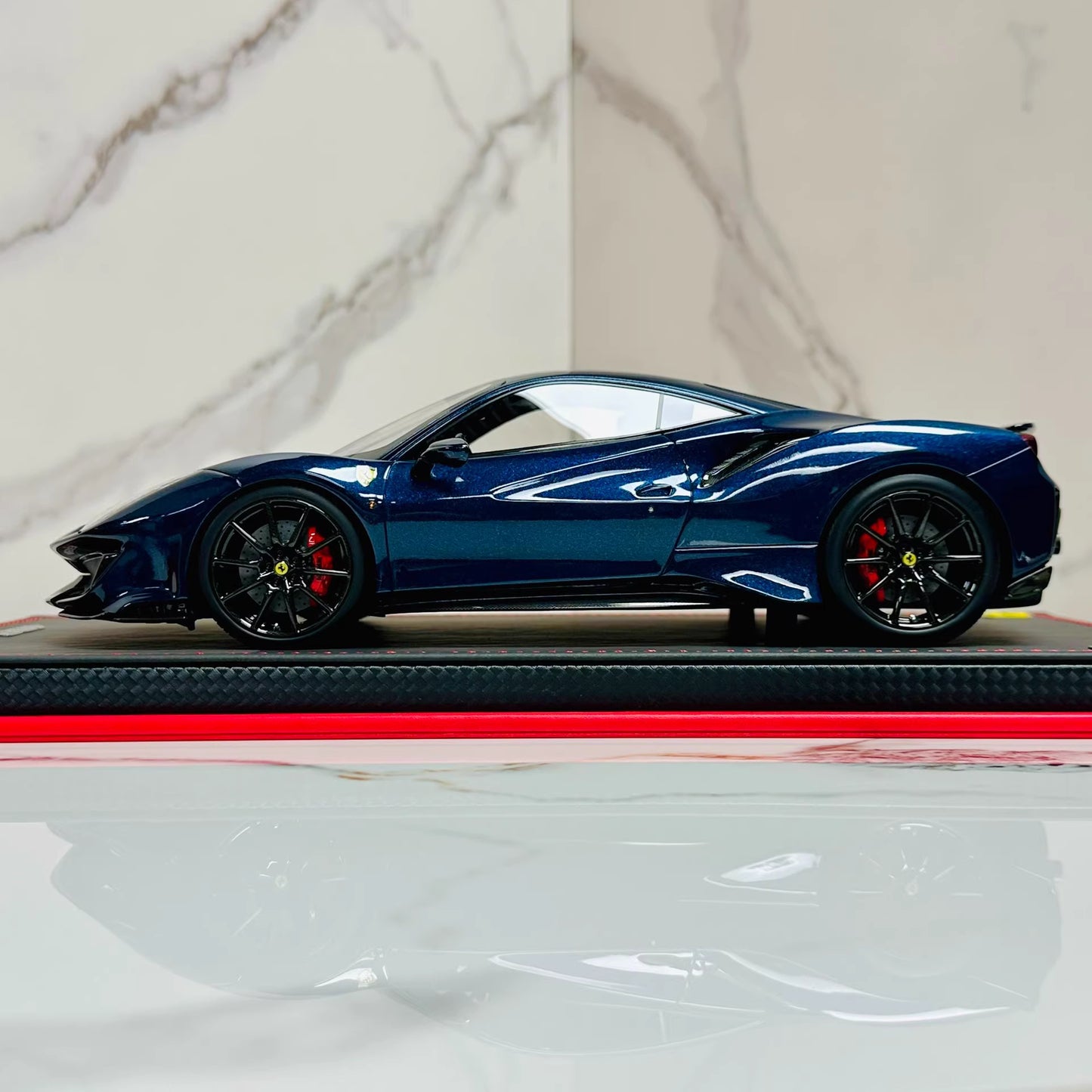 MR Collection 1/18 Ferrari 488 Pista Chameleon Purple Limited 01/03 Resin