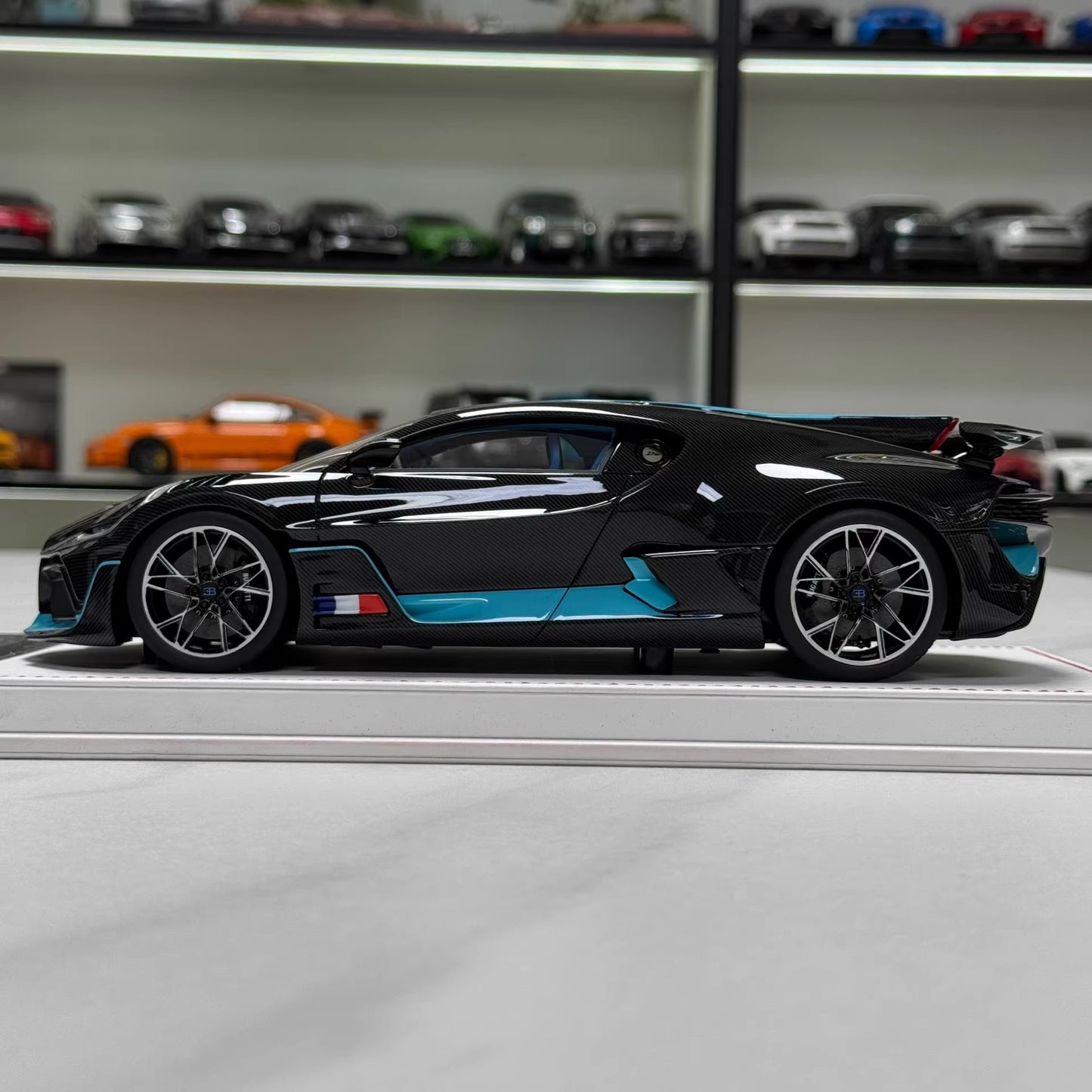 FC Model 1/18 Bugatti Chiron Divo Full Carbon Blue Accent Resin Model