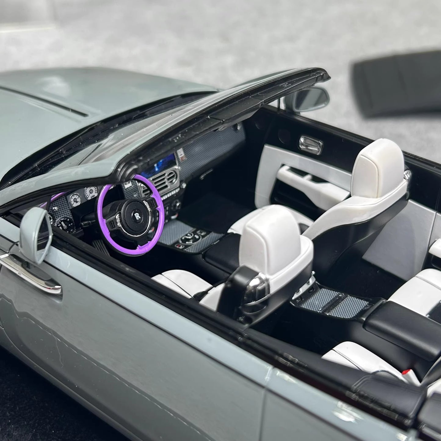HH 1:18 Rolls-Royce Dawn Black Badge Limited Collectible Model · Silver Grey · Convertible