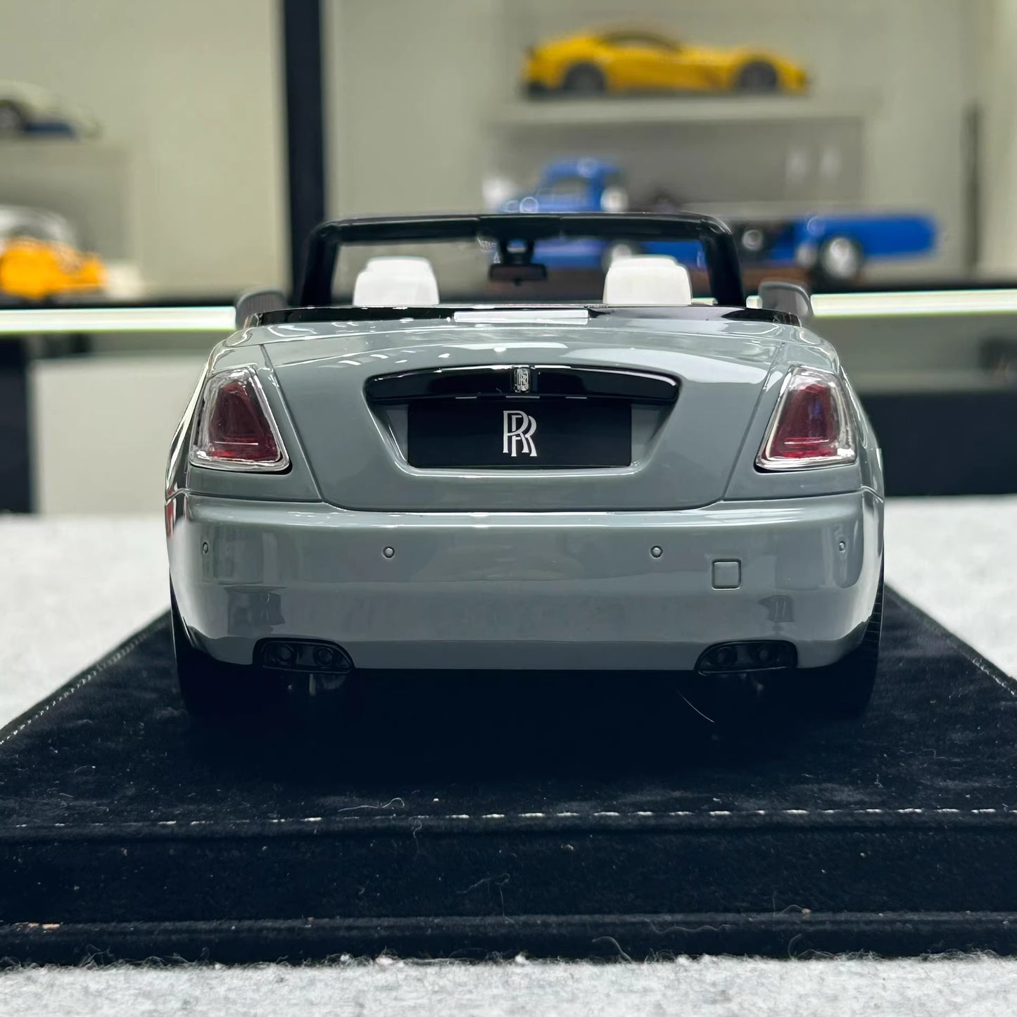 HH 1:18 Rolls-Royce Dawn Black Badge Limited Collectible Model · Silver Grey · Convertible