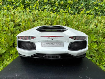 MR Collection Models 1/18 Lamborghini Aventador LP700-4 “Dragon Edition” White Resin Model