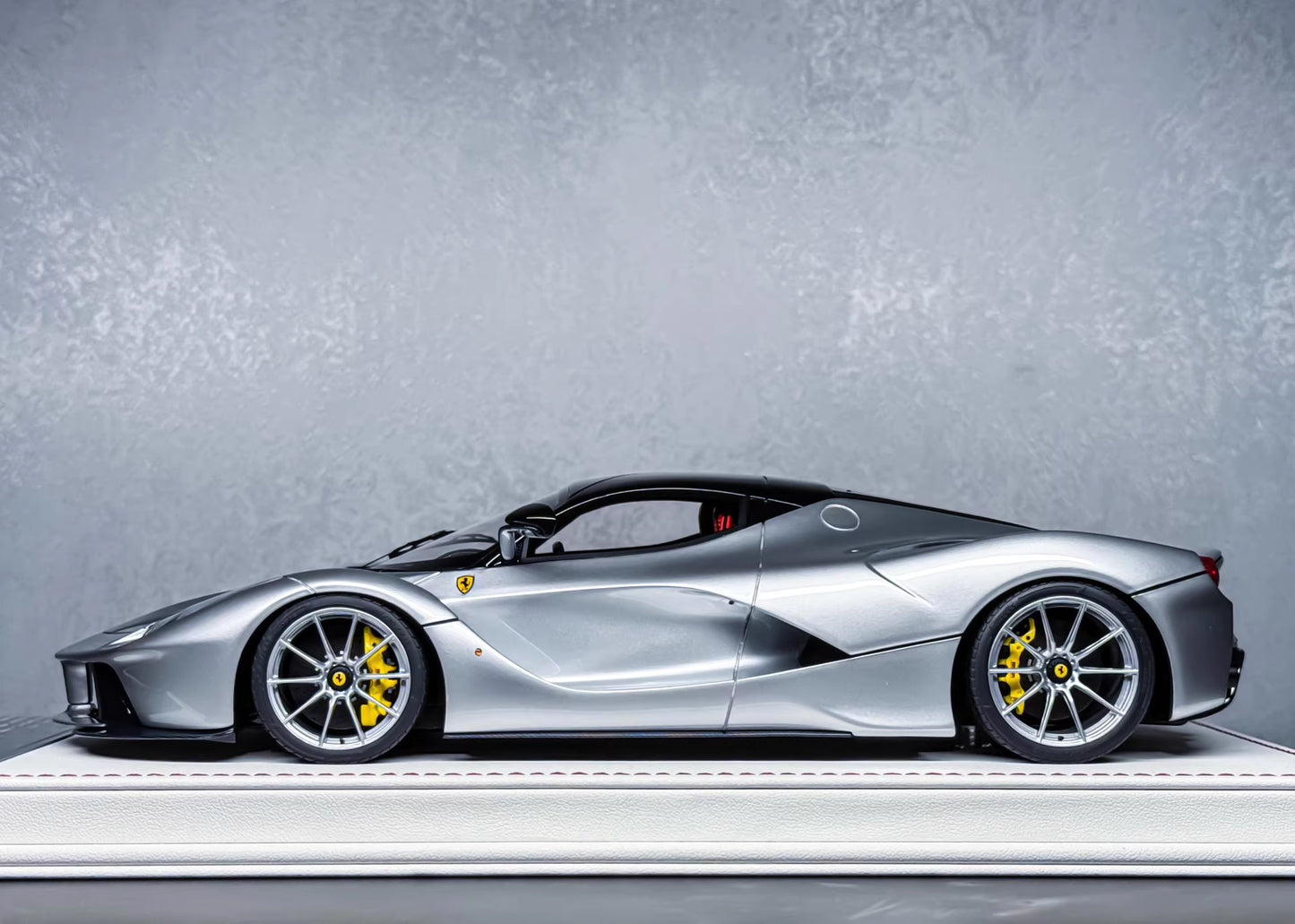 Davis & Giovanni 1/18 Ferrari LaFerrari Silver Limited 12 Resin Model