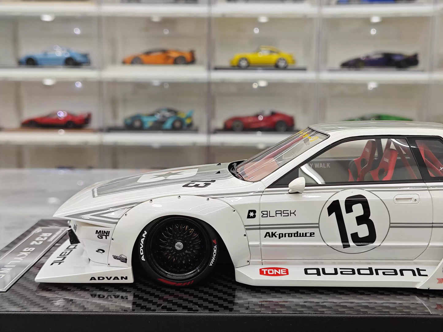 VIP 1/18 Nissan Skyline LB-R32 #13 Livery Resin Model with Acrylic Display Case