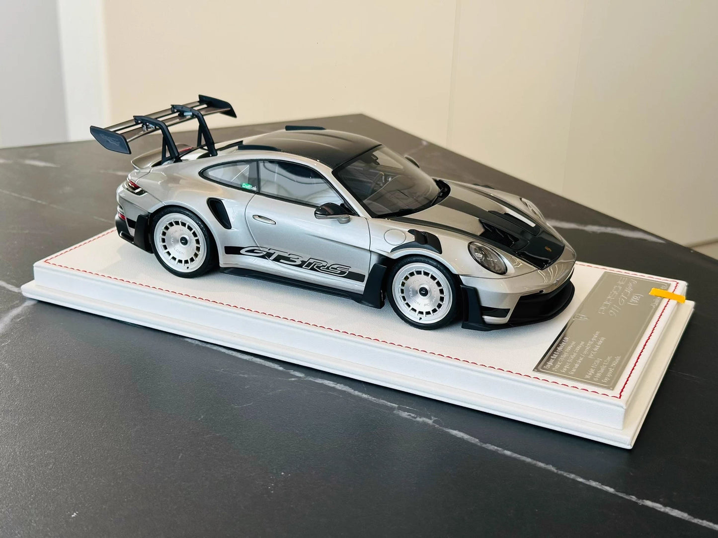 Davis & Giovanni 1/18 Porsche 911 GT3 RS 992.1 GT Silver Deep Dish Wheels