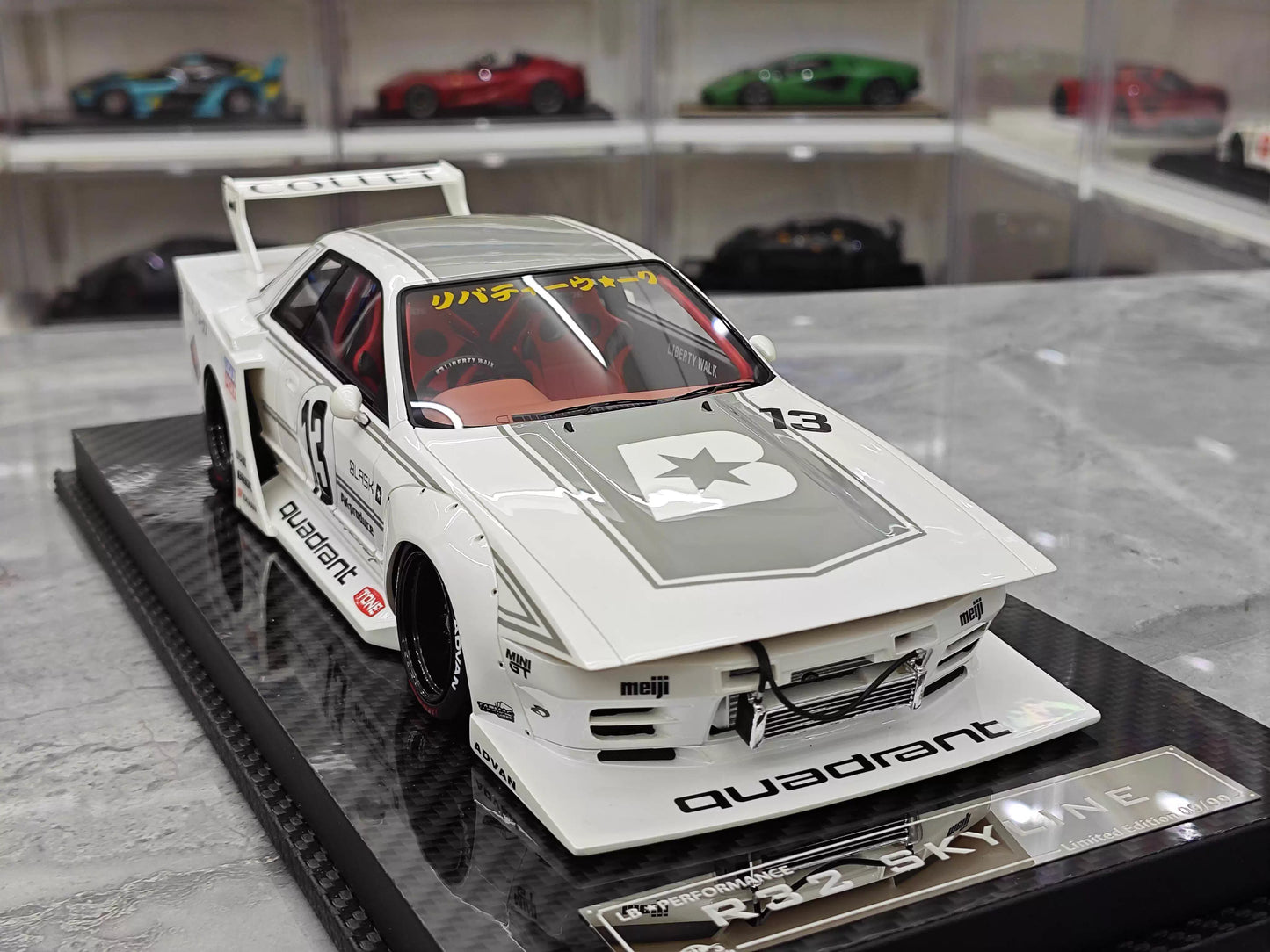 VIP 1/18 Nissan Skyline LB-R32 #13 Livery Resin Model with Acrylic Display Case