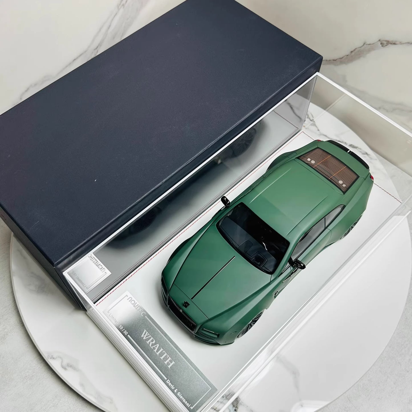 Davis & Giovanni 1/18 Rolls-Royce Wraith Matte Green Resin Model