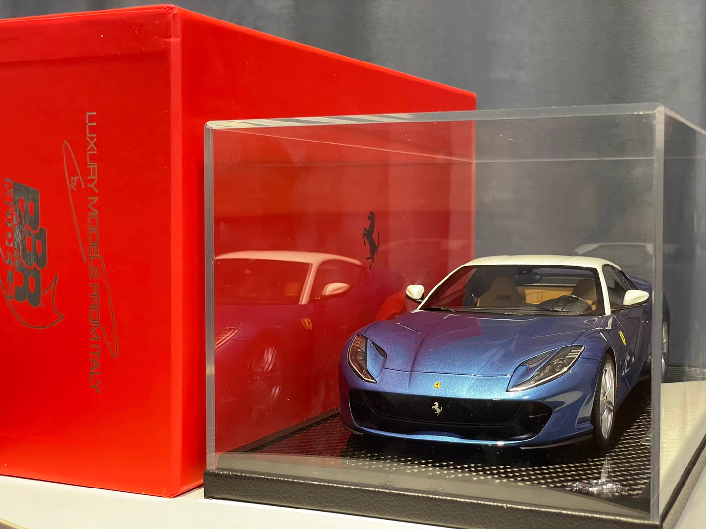 BBR 1/18 Ferrari 812 Superfast · Metallic Blue with White Roof