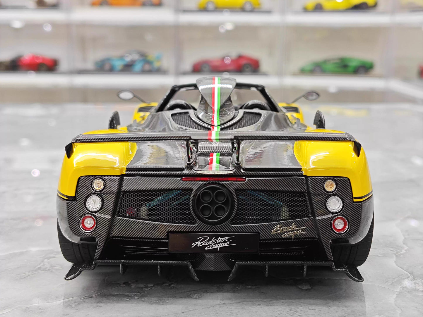 Almost Real 1/18 Pagani Zonda Cinque Yellow Carbon Diecast Model
