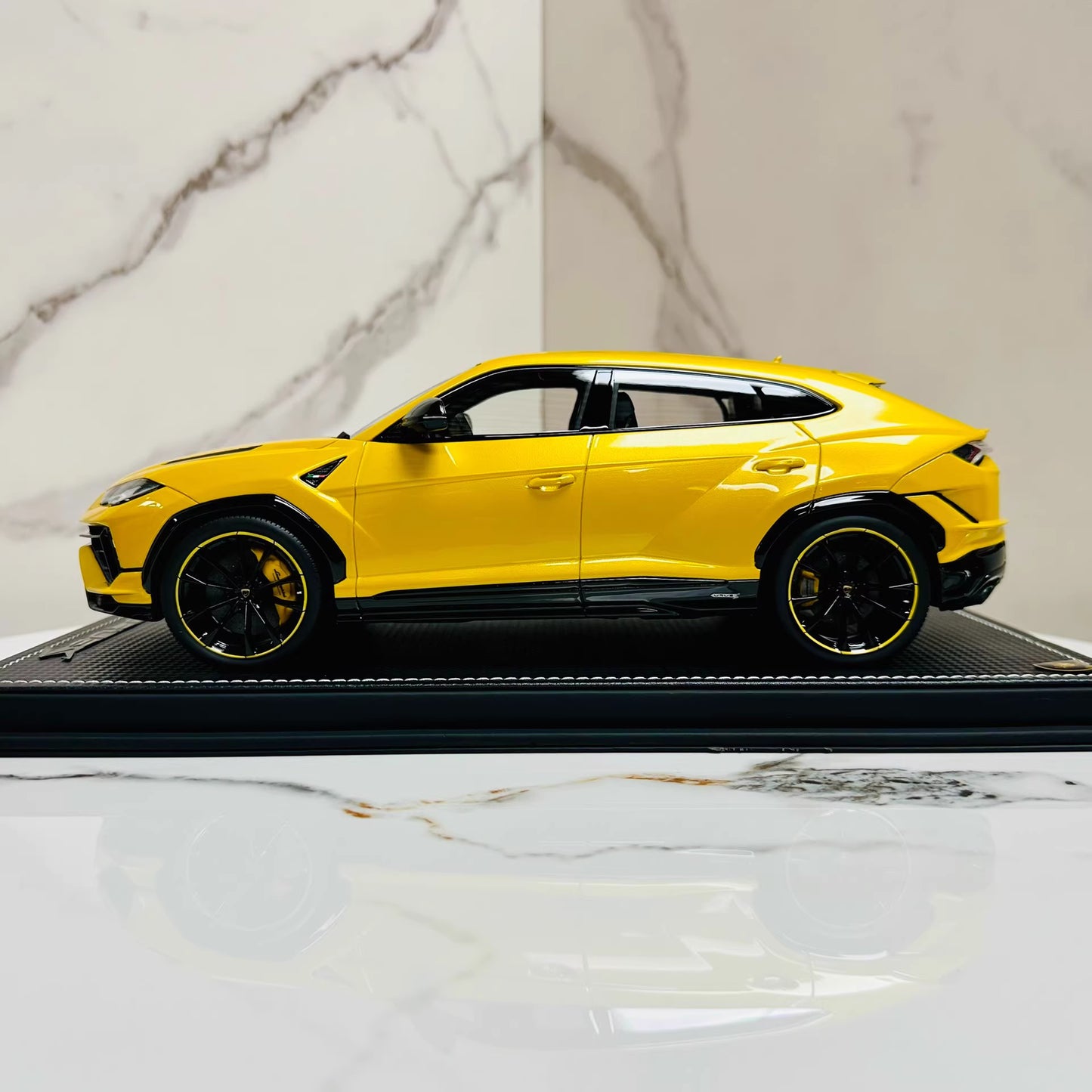 MR Collection 1/18 Lamborghini Urus S Yellow Sunroof One-Off Resin Model 01/01
