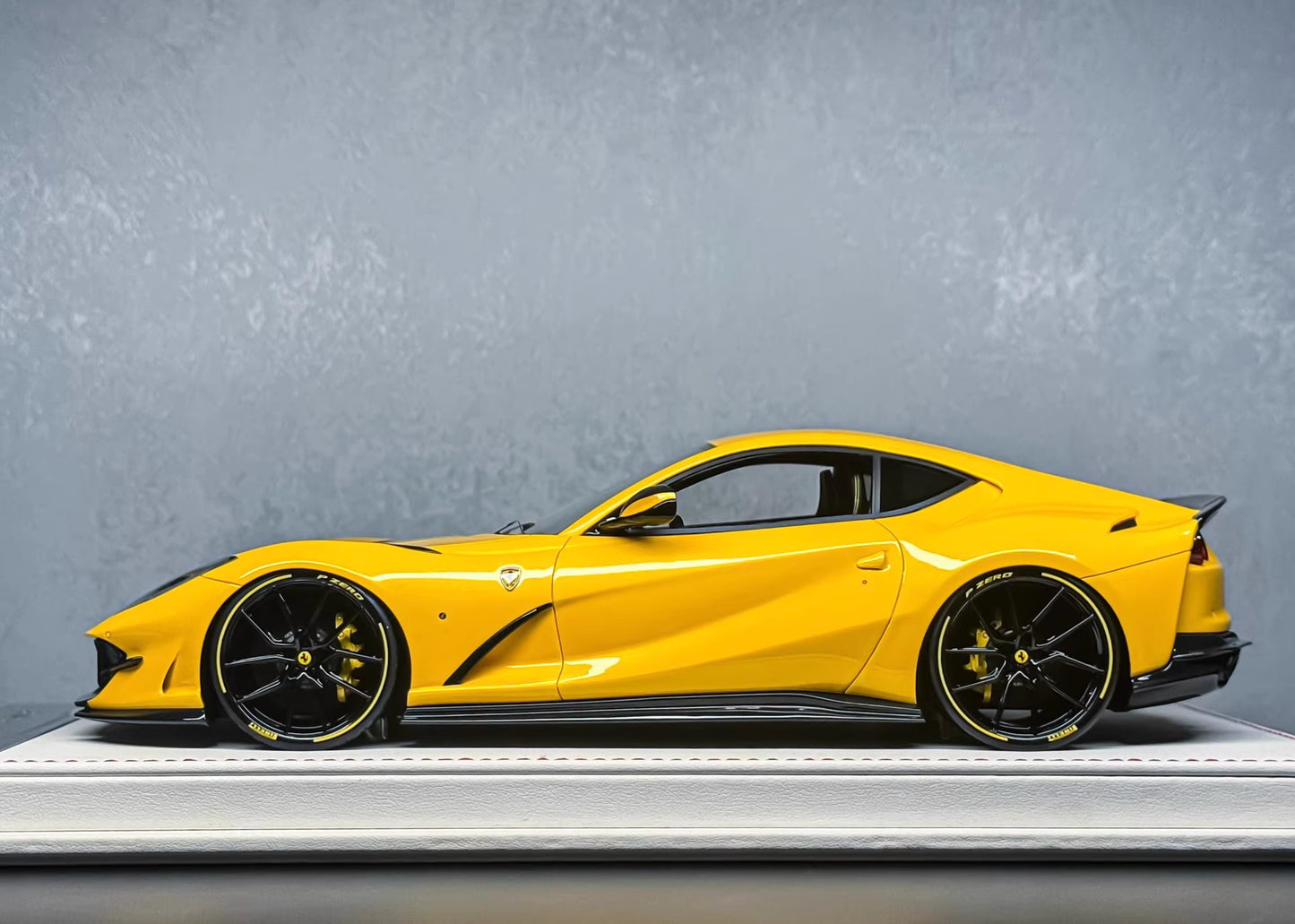 Davis & Giovanni 1/18 Ferrari 812 Superfast Novitec Rare Yellow Resin Model Limited 10