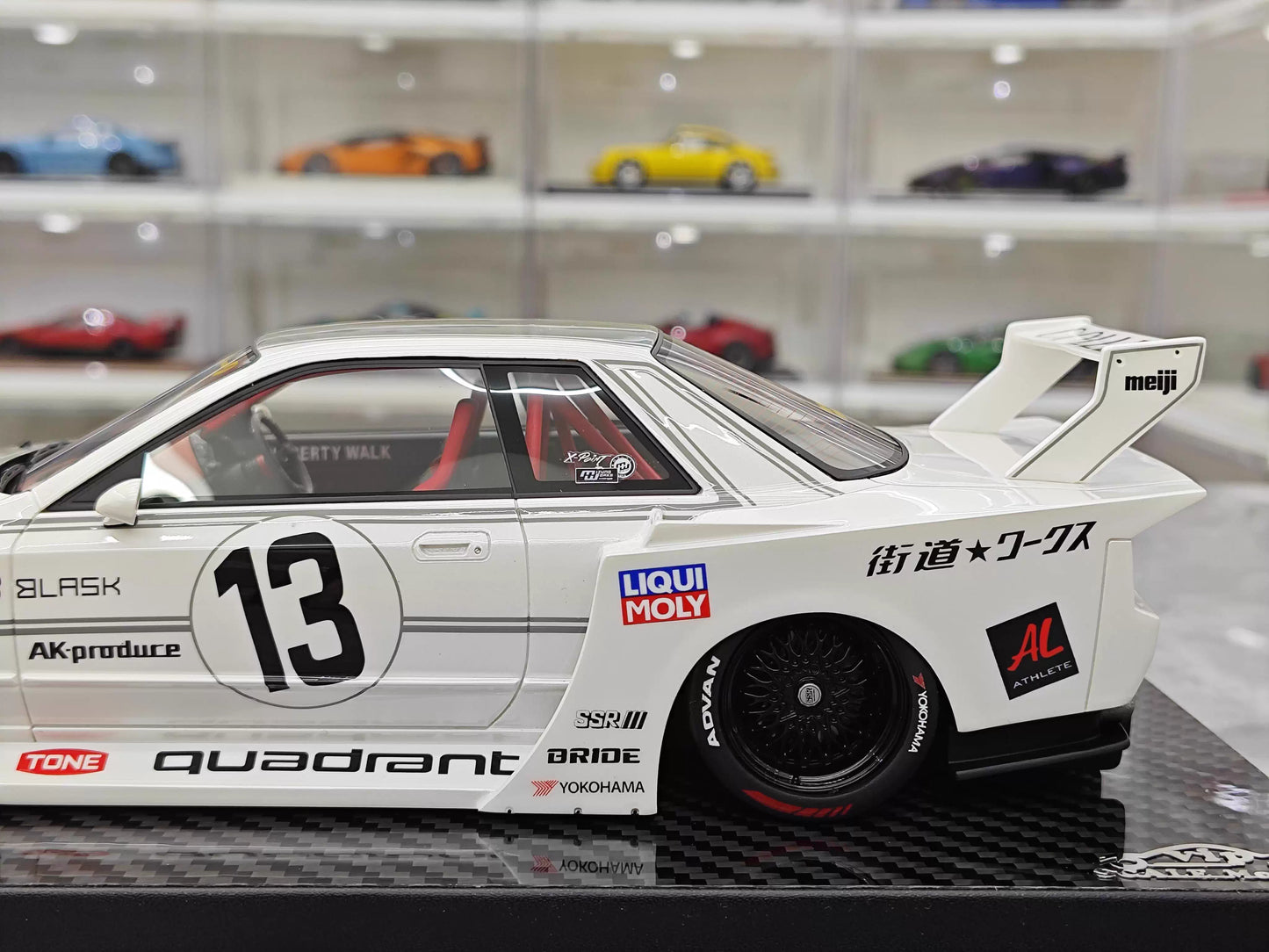 VIP 1/18 Nissan Skyline LB-R32 #13 Livery Resin Model with Acrylic Display Case