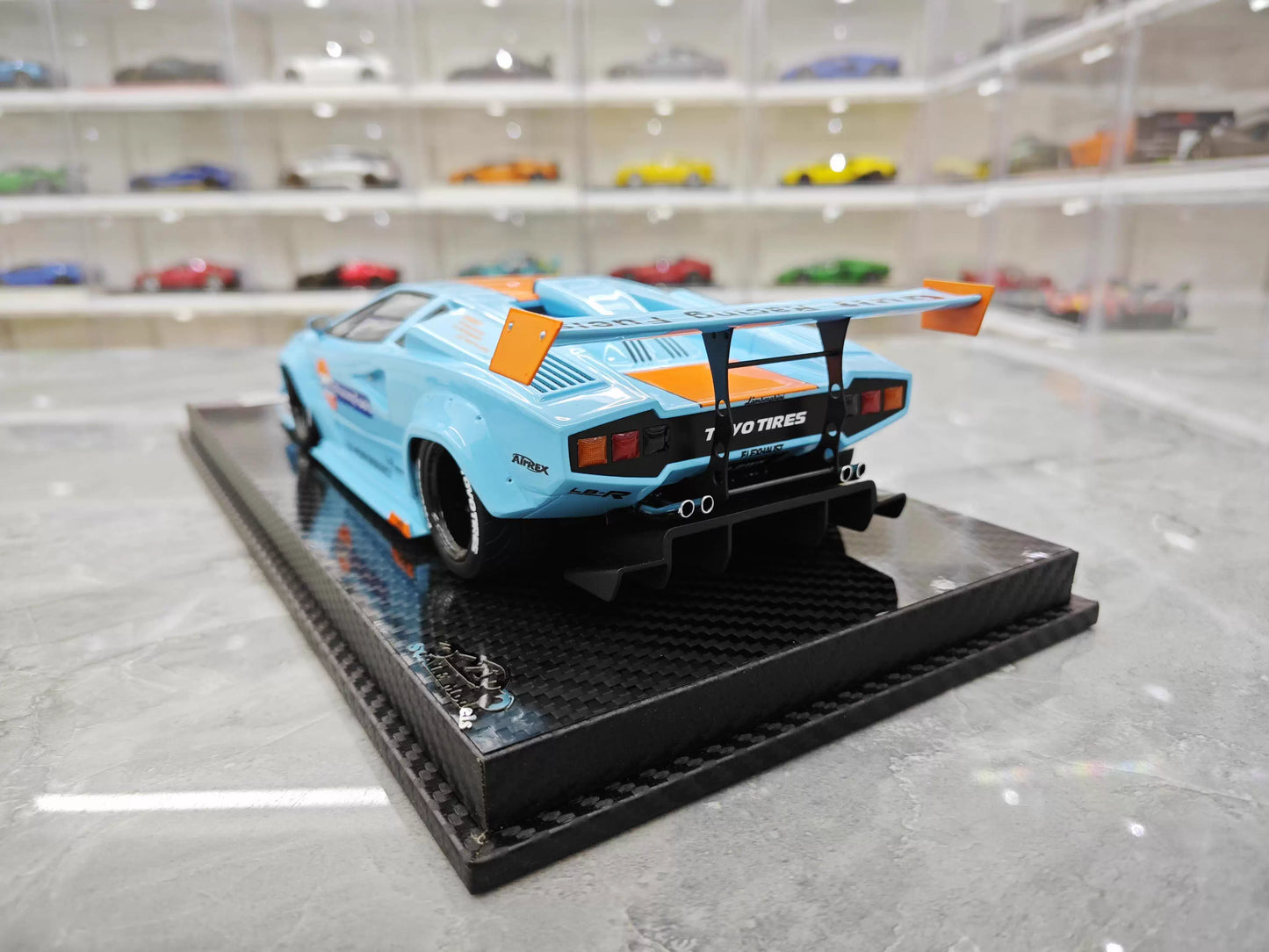 VIP 1/18 Lamborghini Countach LB Widebody Gulf Livery Resin Model with Display Case