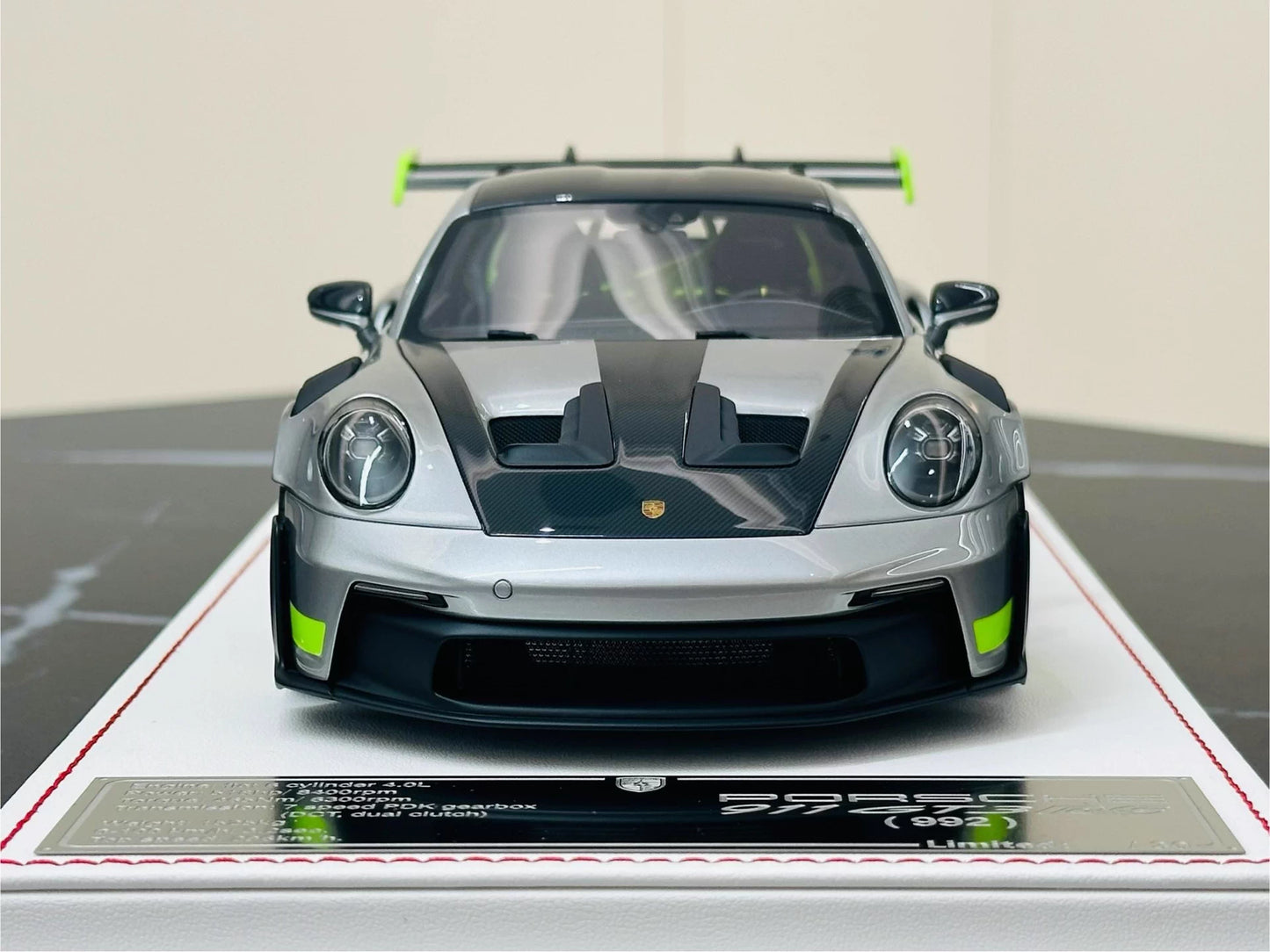 Davis & Giovanni 1/18 Porsche 911 GT3 RS 992.1 GT Silver Acid Green Wheels