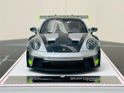 Davis & Giovanni 1/18 Porsche 911 GT3 RS 992.1 GT Silver Acid Green Wheels