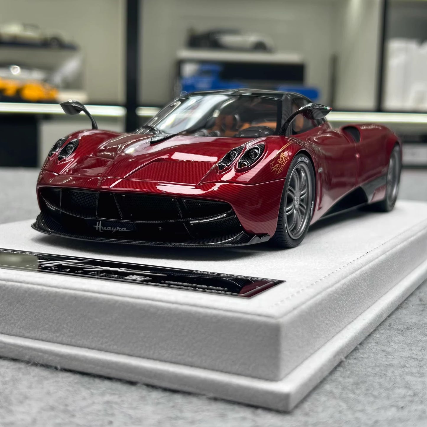 FuelMe 1/18 Pagani Huayra Dinastia Red Dragon Edition Model