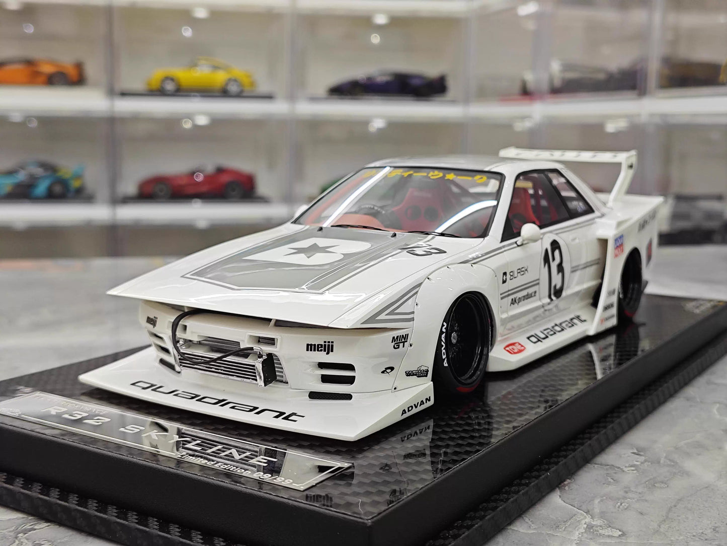 VIP 1/18 Nissan Skyline LB-R32 #13 Livery Resin Model with Acrylic Display Case